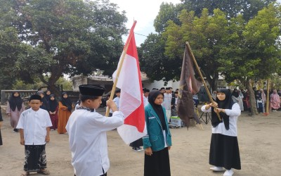 Pelantikan OSIS MTs UW Tahun Pelajaran 2024/2025